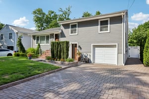 Locust Dr-S2407-004.jpg