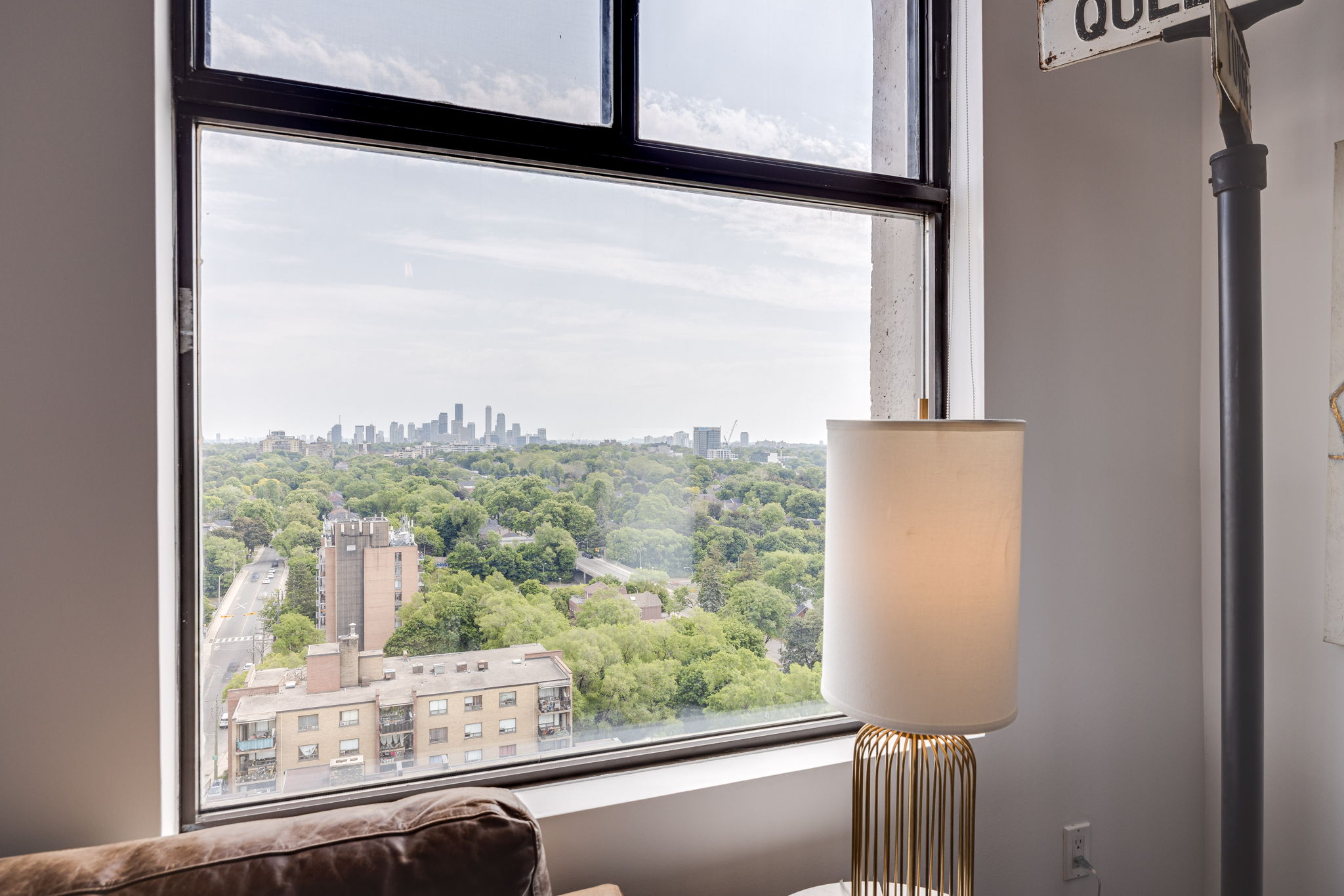 Toronto property showcase — delivered property photograph 33