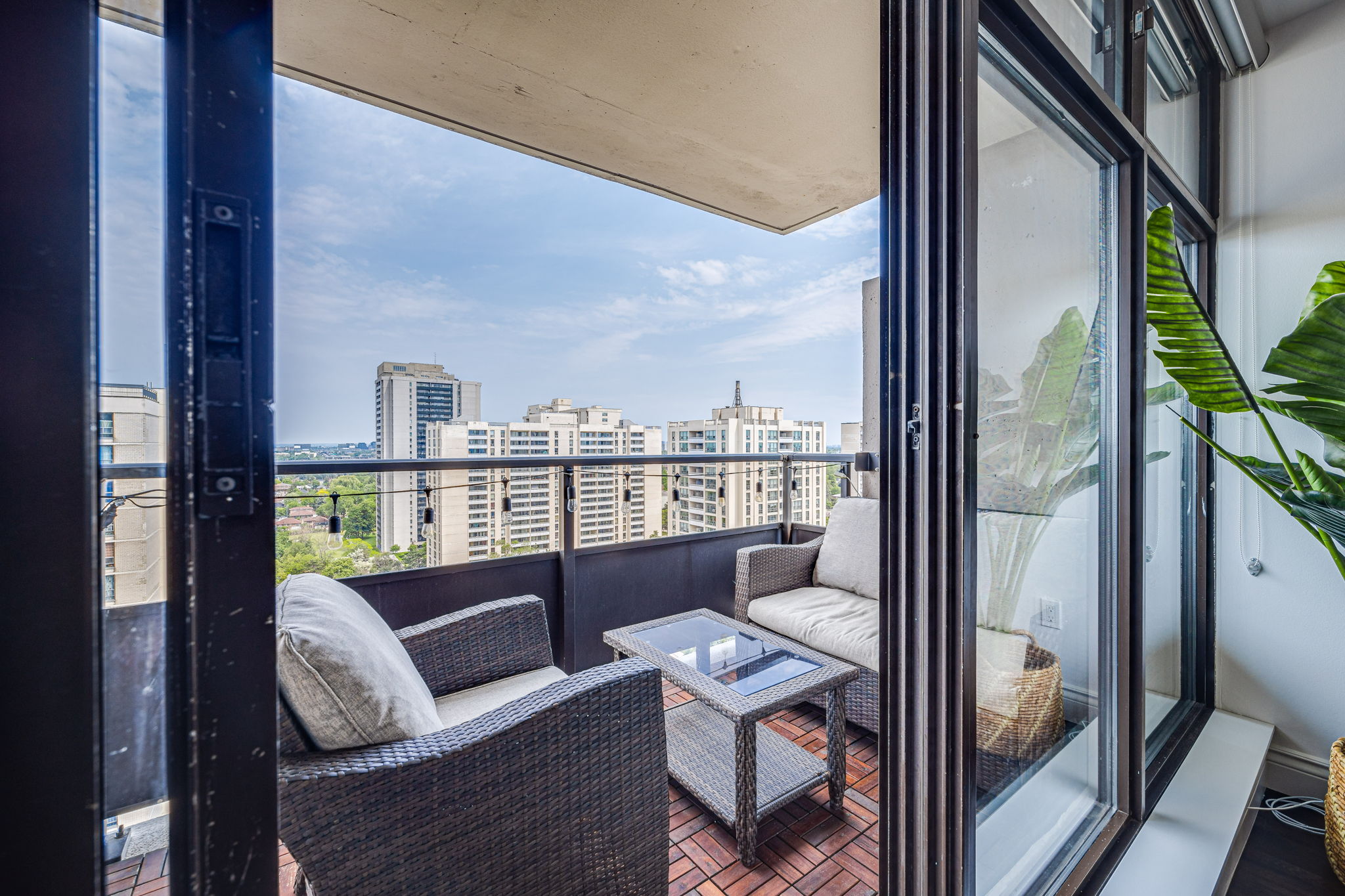 Toronto property showcase — delivered property photograph 34
