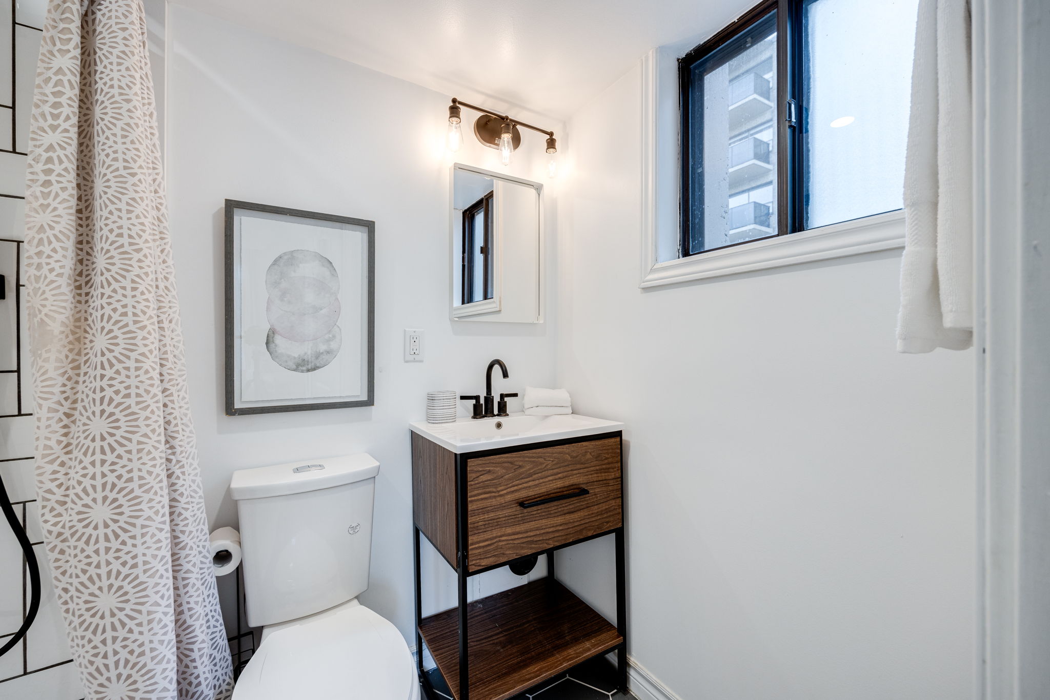 Toronto property showcase — delivered property photograph 33