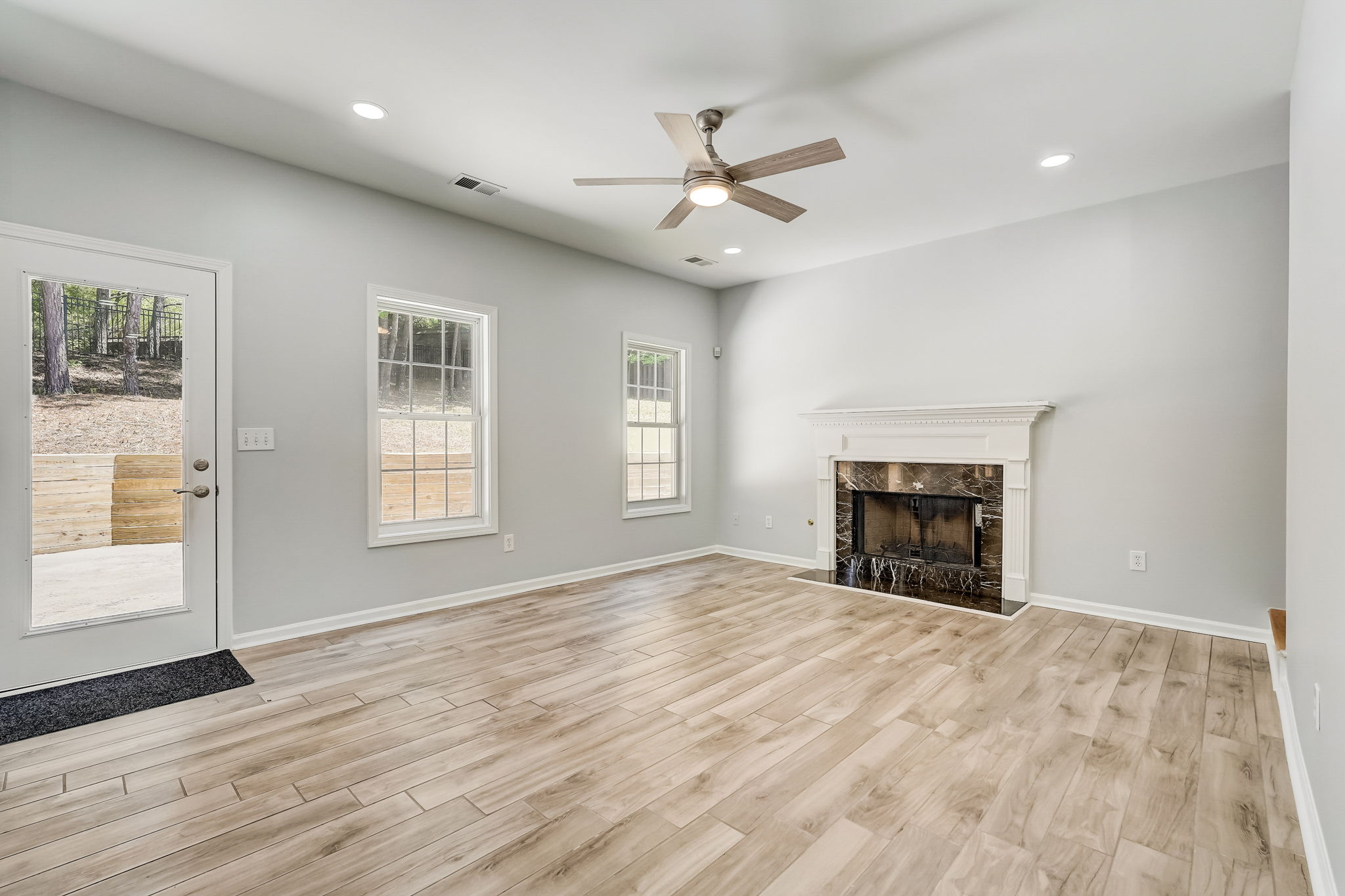 Rexford Ln-011