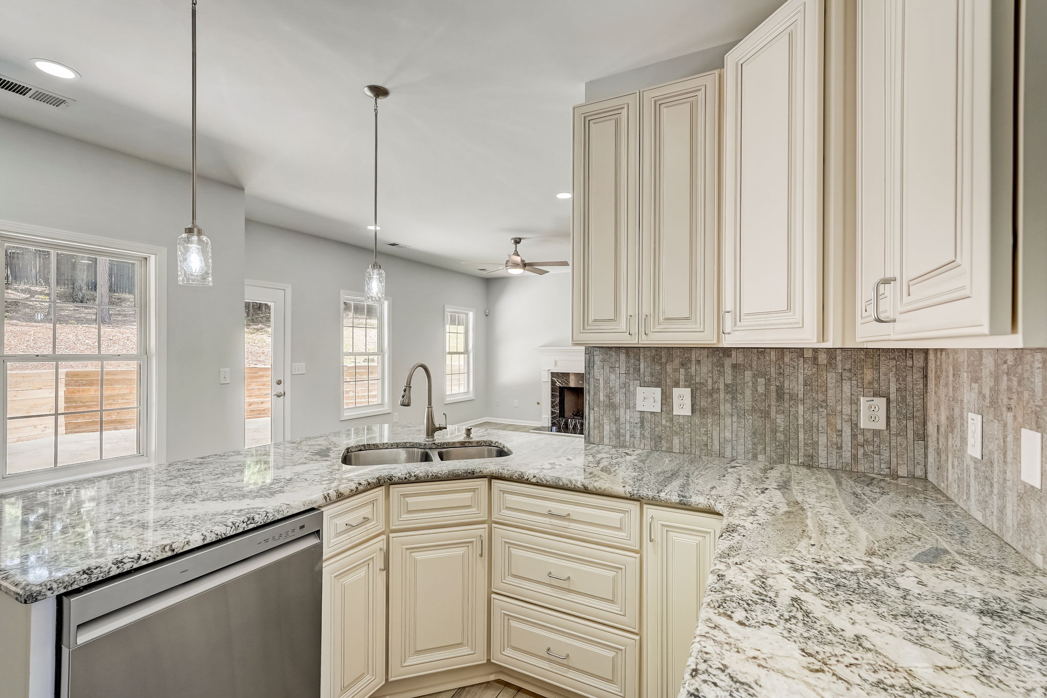 Rexford Ln-018