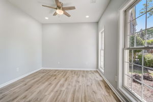 Rexford Ln-008