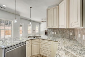 Rexford Ln-018