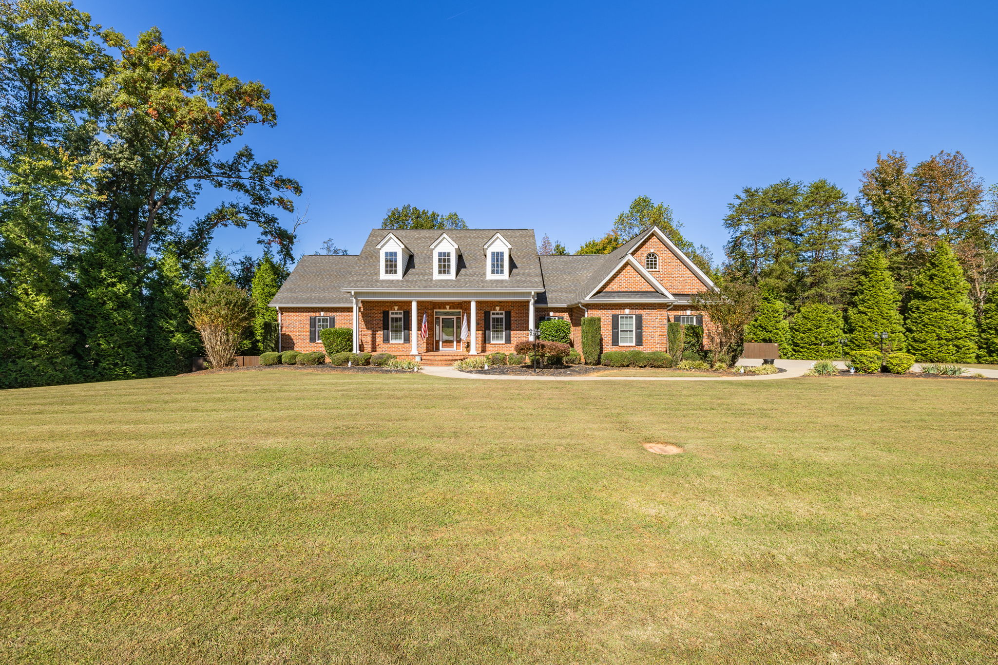 135 Robertson Ln-2