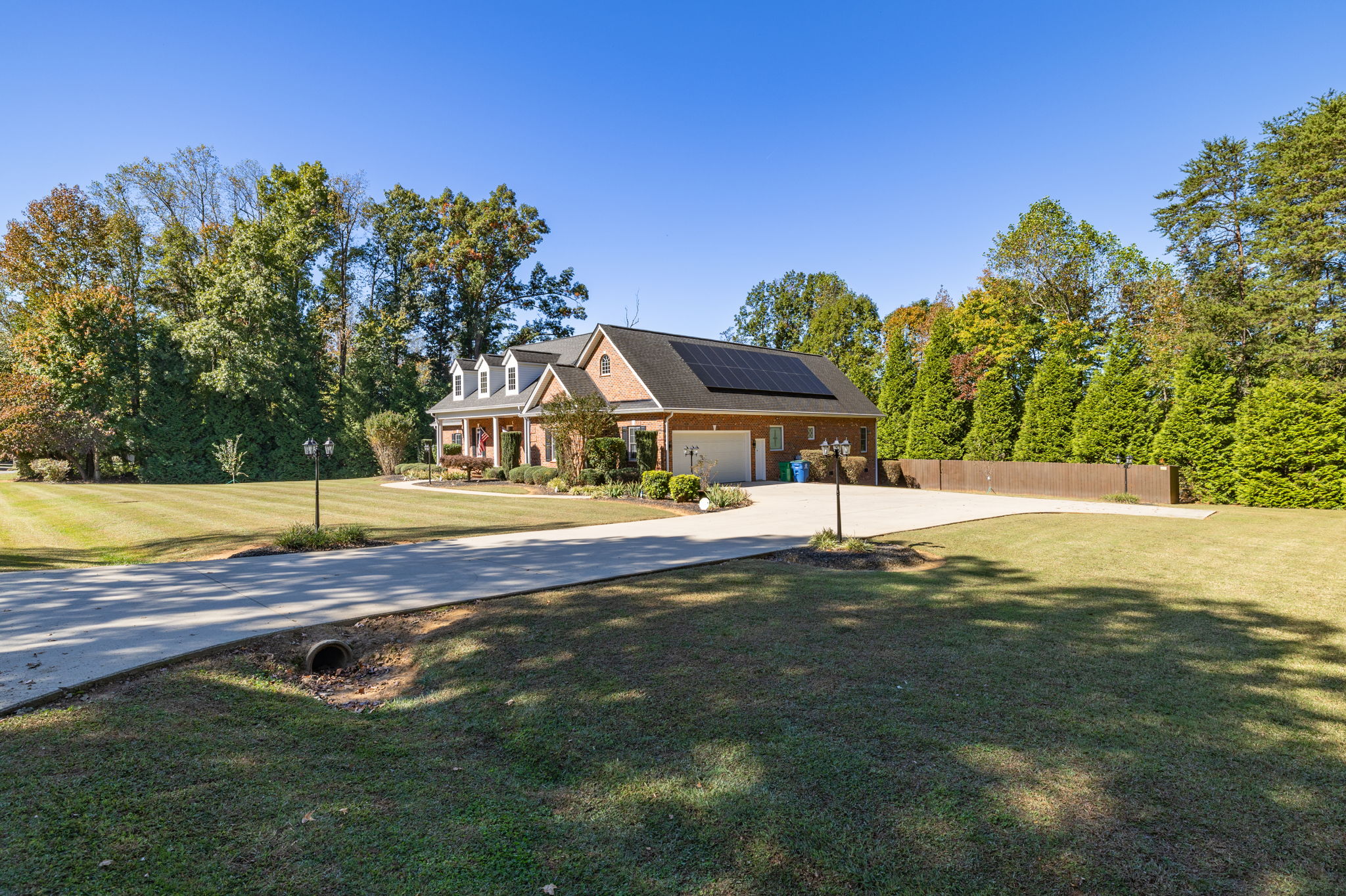 135 Robertson Ln-4