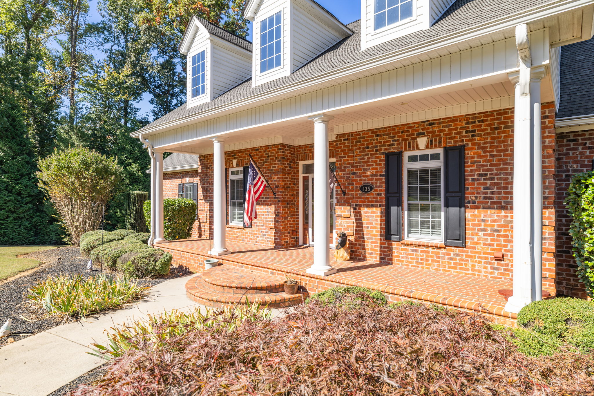135 Robertson Ln-5