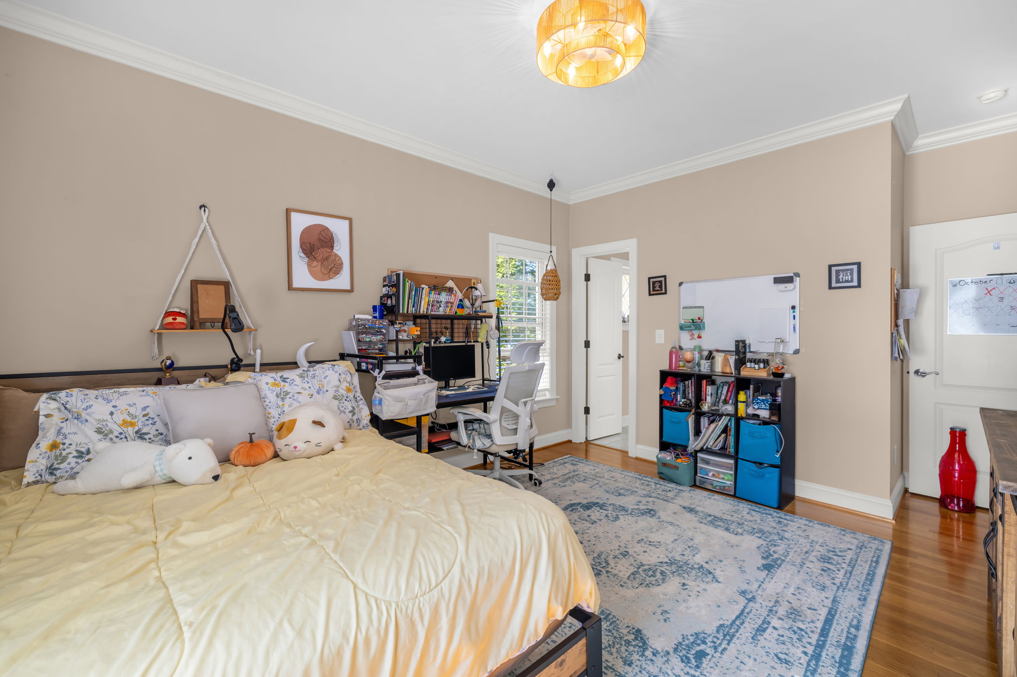 135 Robertson Ln-32