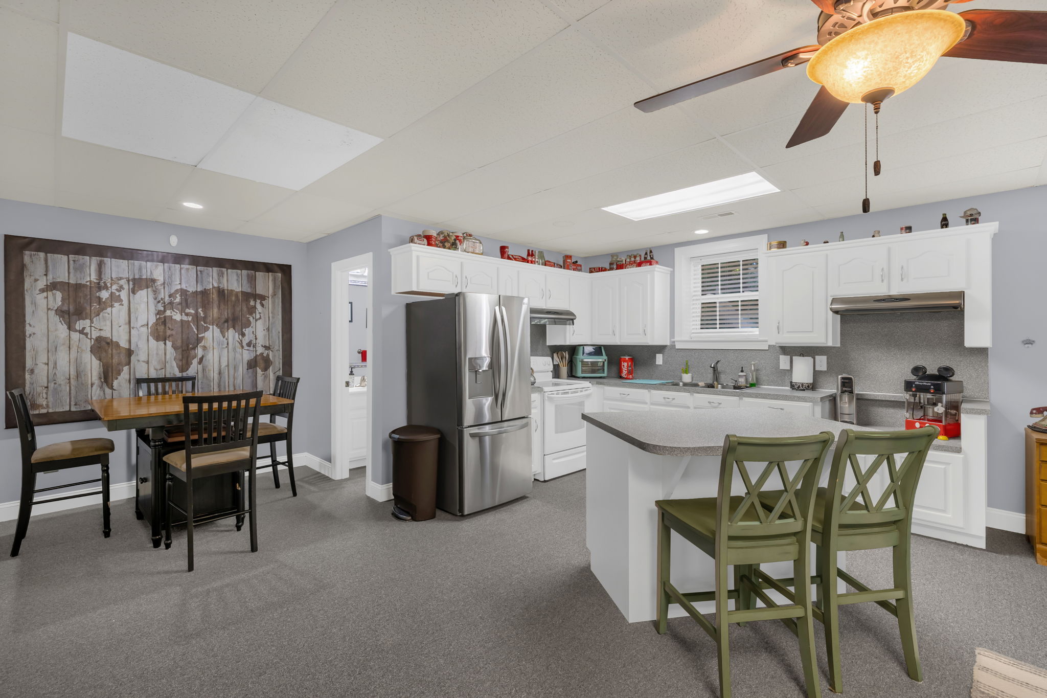 135 Robertson Ln-42