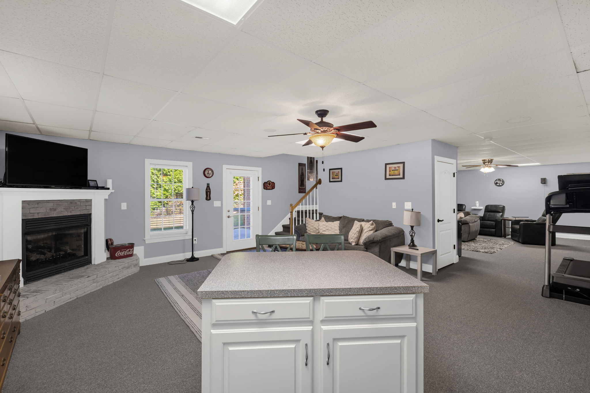 135 Robertson Ln-44