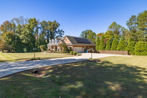 135 Robertson Ln-4