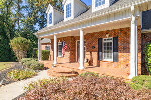 135 Robertson Ln-5