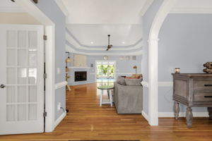 135 Robertson Ln-6