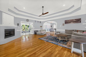 135 Robertson Ln-7