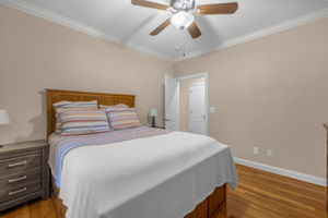 135 Robertson Ln-36