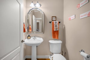 135 Robertson Ln-37