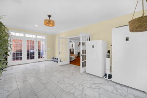 135 Robertson Ln-39