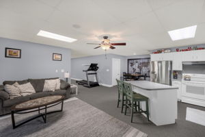 135 Robertson Ln-43
