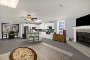 135 Robertson Ln-45