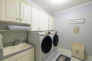 135 Robertson Ln-47
