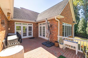 135 Robertson Ln-50