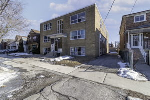 135 Sammon Ave, East York, ON M4J 1Y9, Canada Photo 26