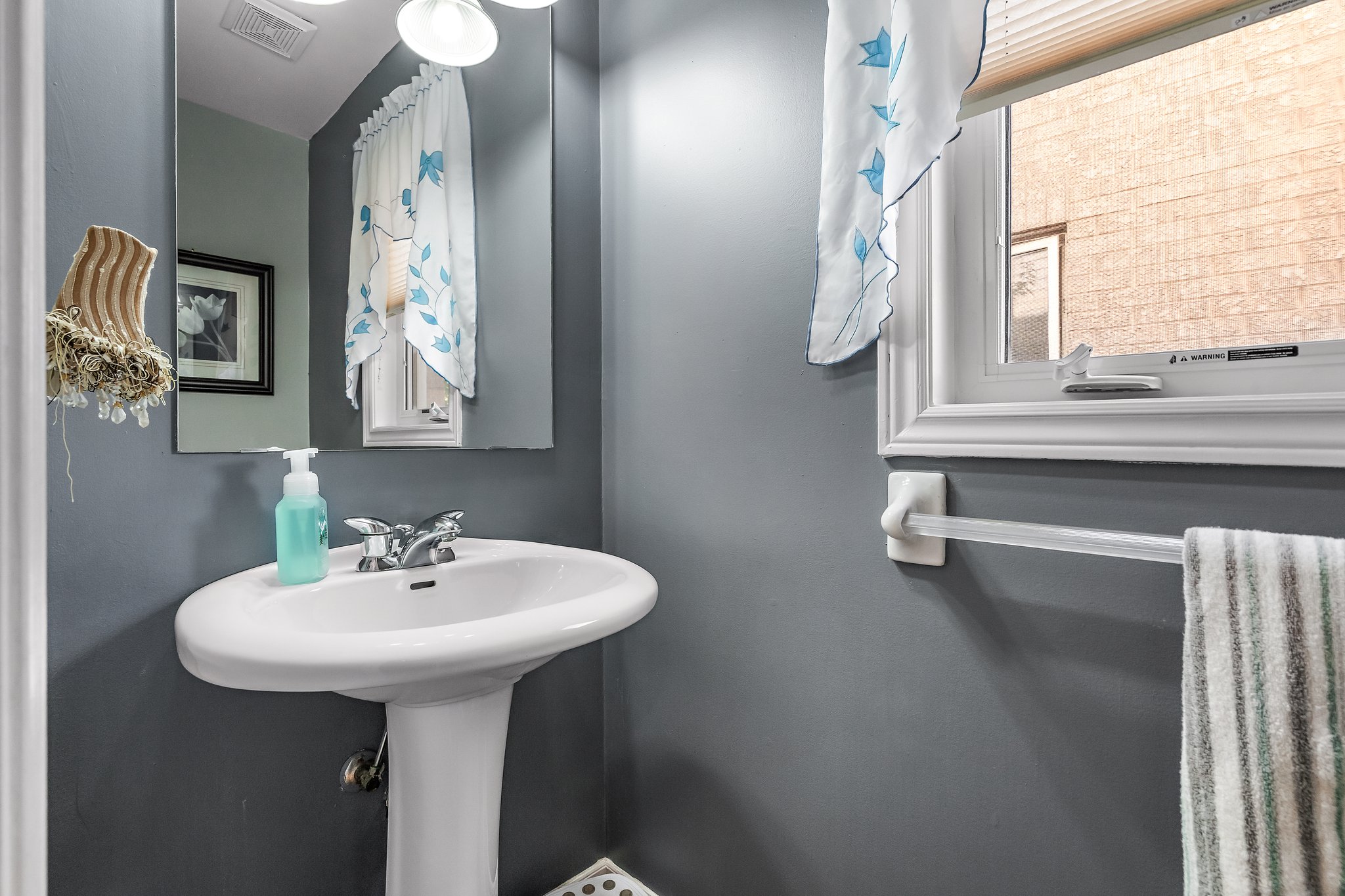 135 Sewells Ln, Brampton, ON L7A 2Z7, Canada Photo 5
