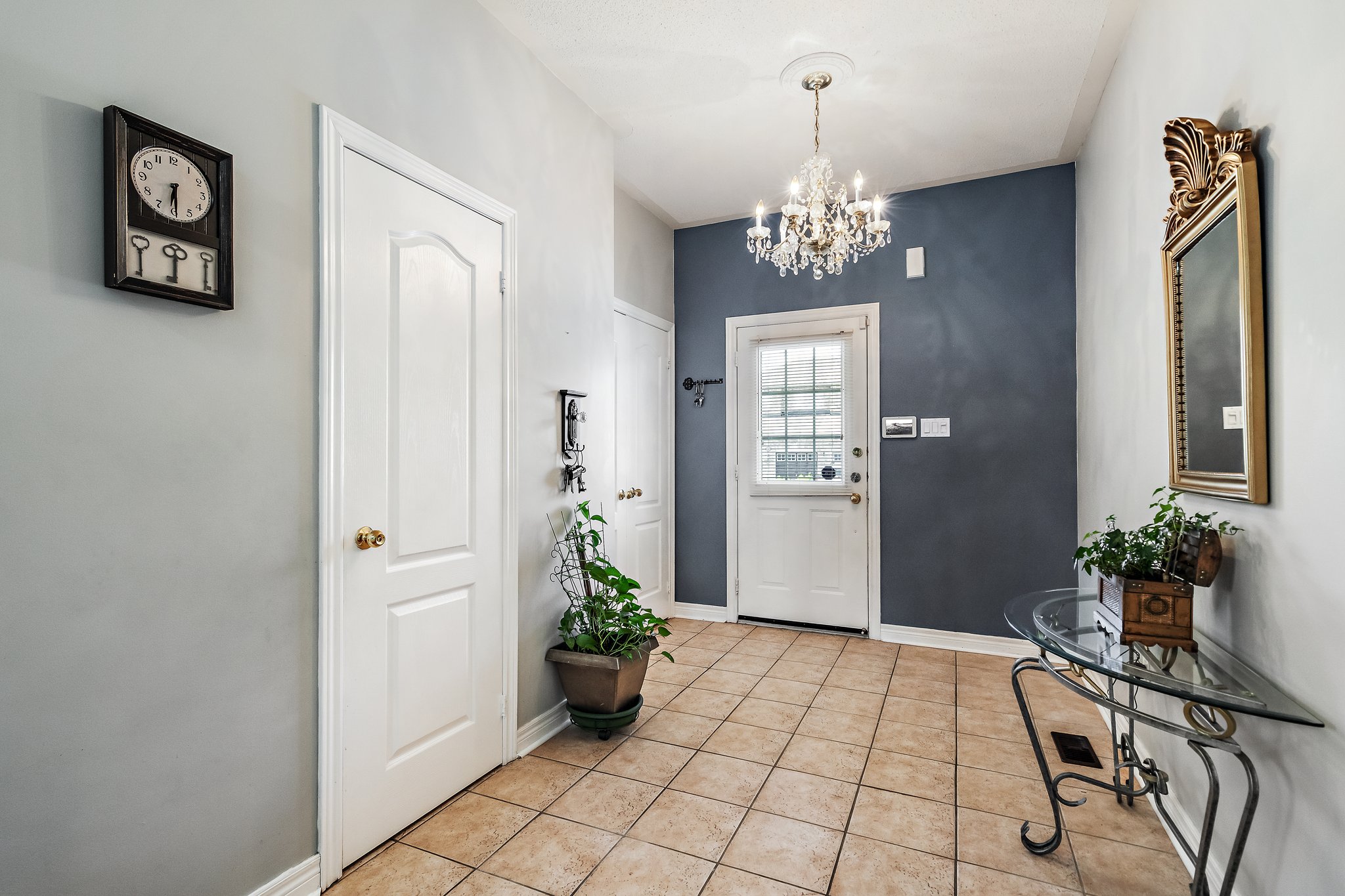 135 Sewells Ln, Brampton, ON L7A 2Z7, Canada Photo 3