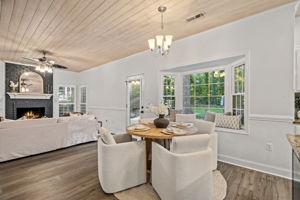 Eat-In Breakfast Area
