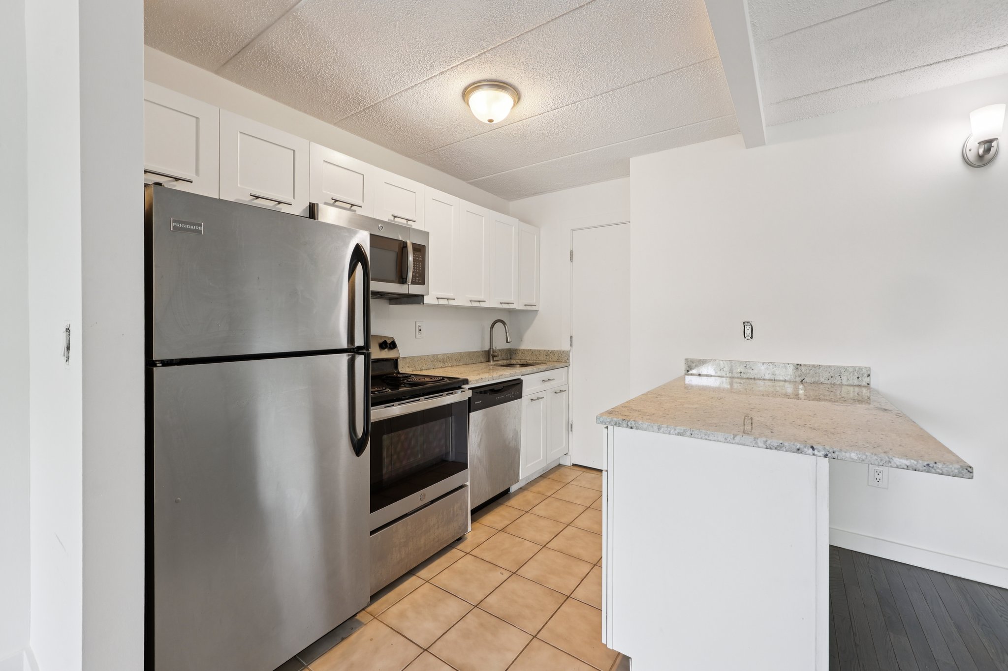 1350 15th St 4F Fort Lee-S2009-006.jpg