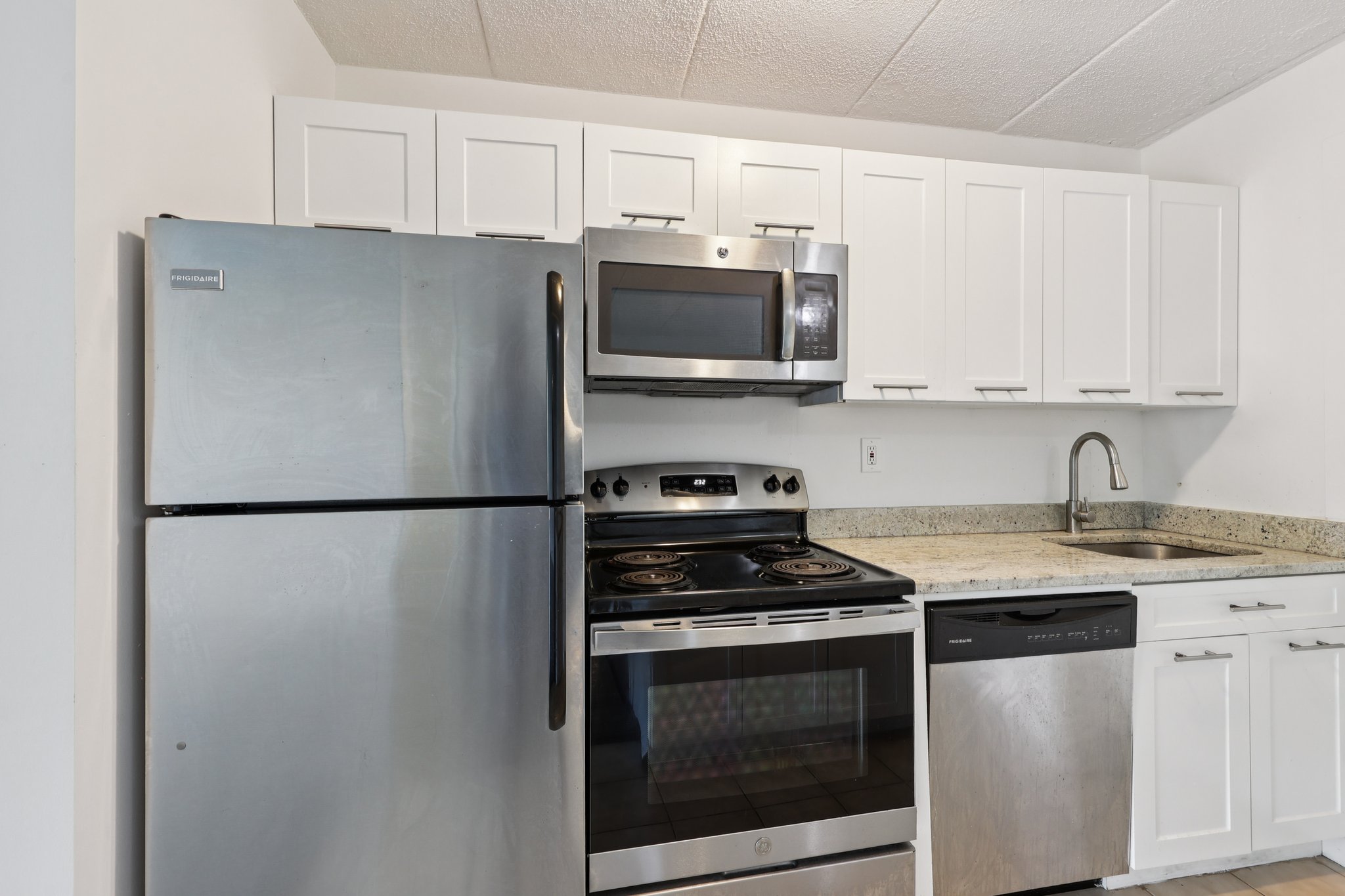 1350 15th St 4F Fort Lee-S2009-008.jpg