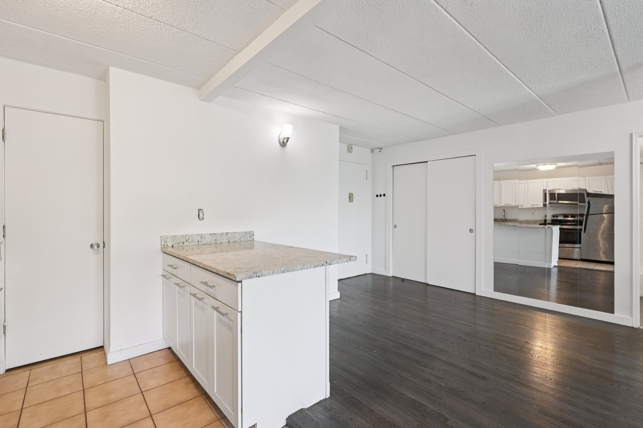 1350 15th St 4F Fort Lee-S2009-009.jpg