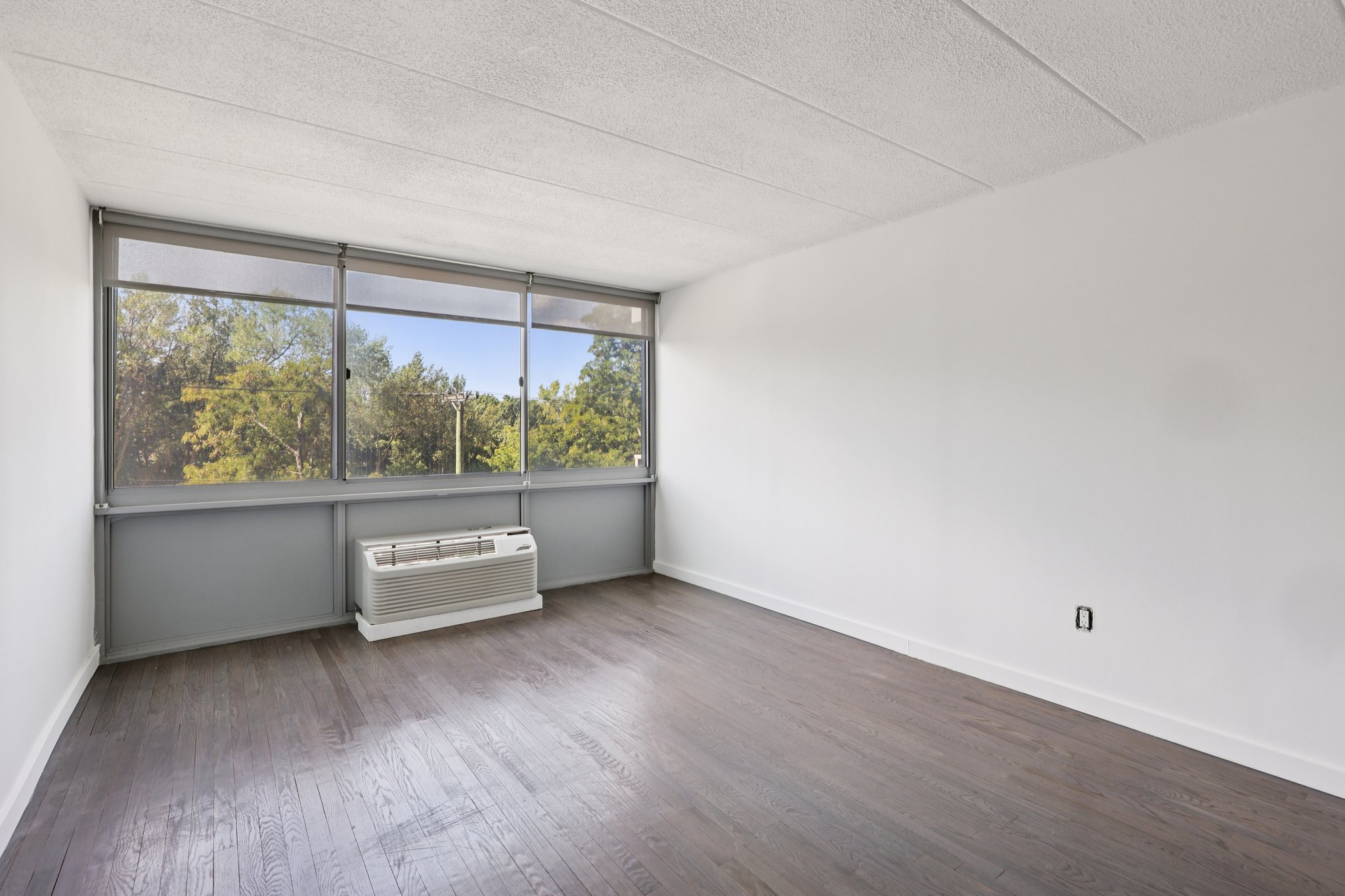 1350 15th St 4F Fort Lee-S2009-013.jpg