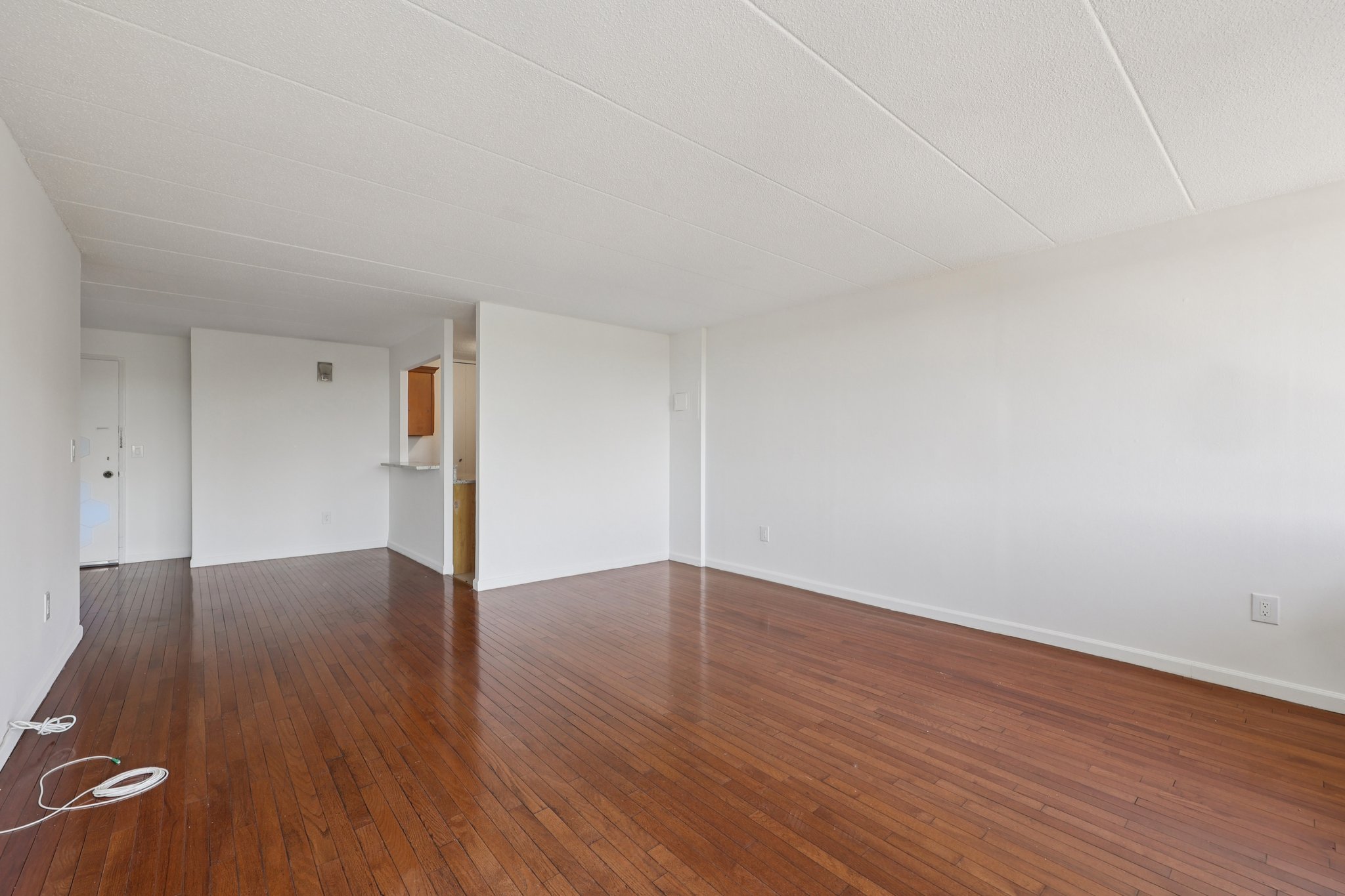 1350 15th St 6D Fort Lee-S2009-010.jpg