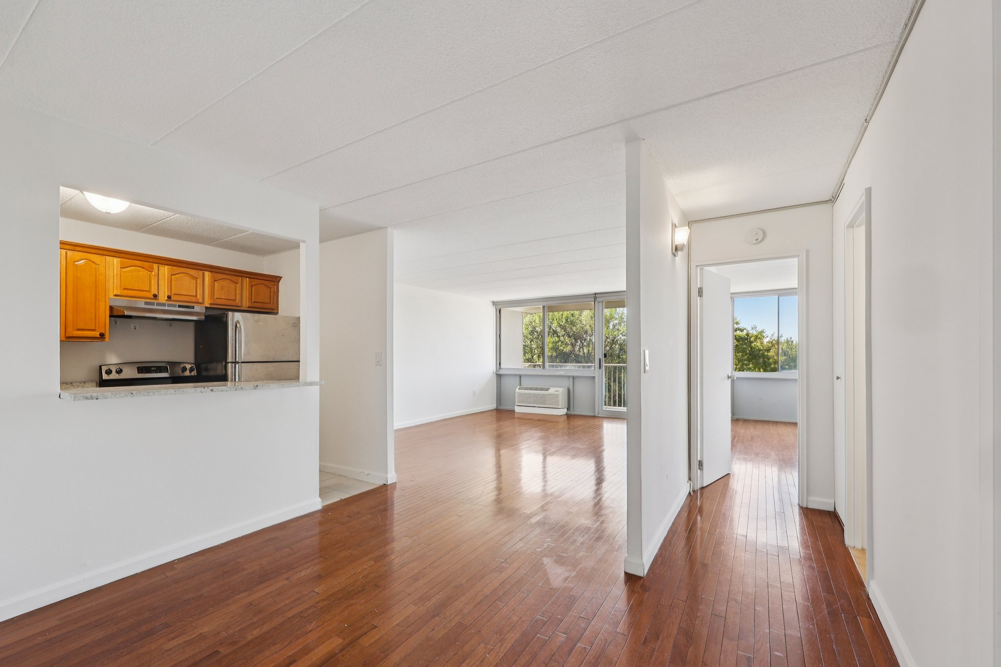 1350 15th St 6D Fort Lee-S2009-011.jpg