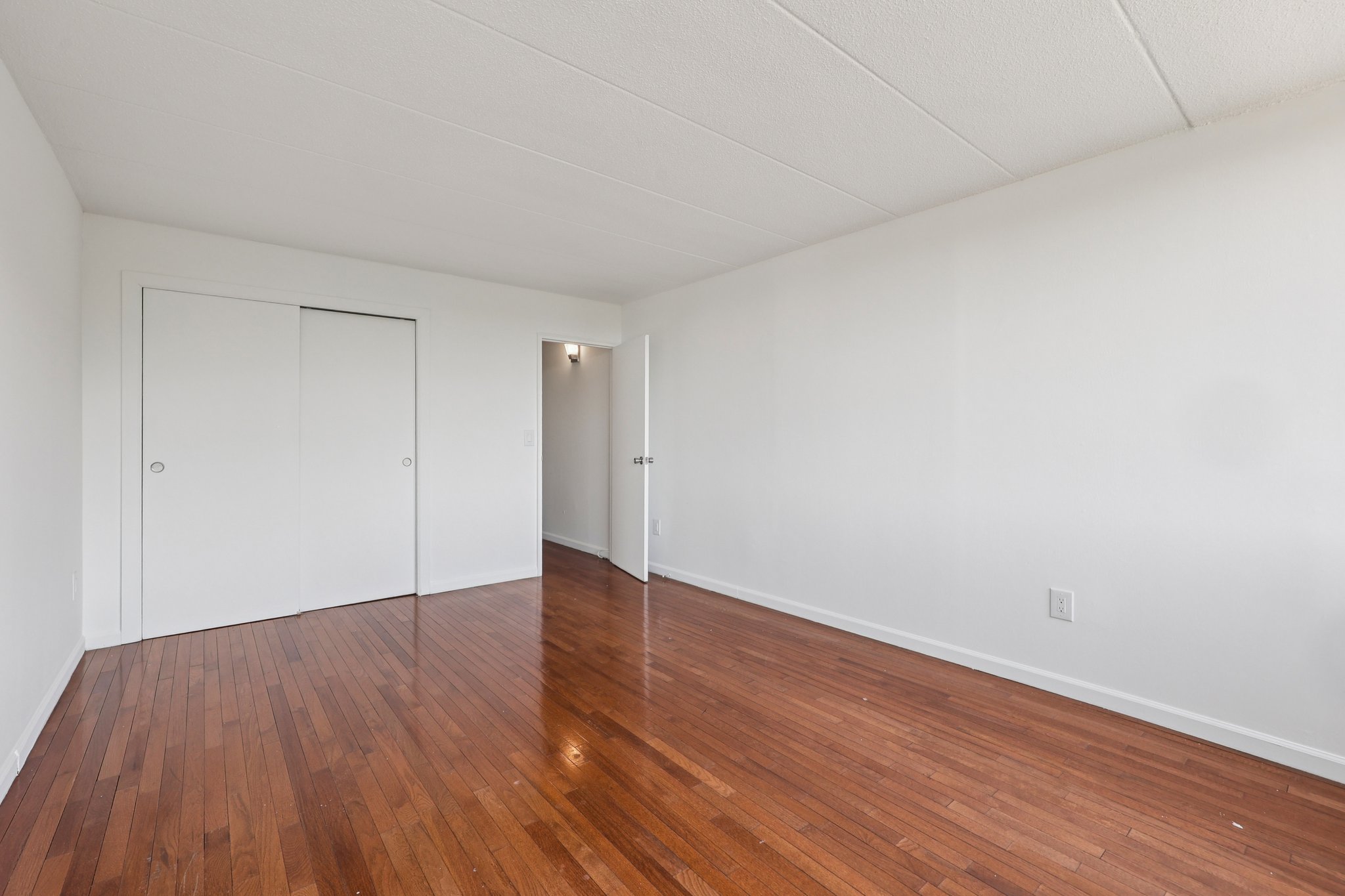 1350 15th St 6D Fort Lee-S2009-021.jpg