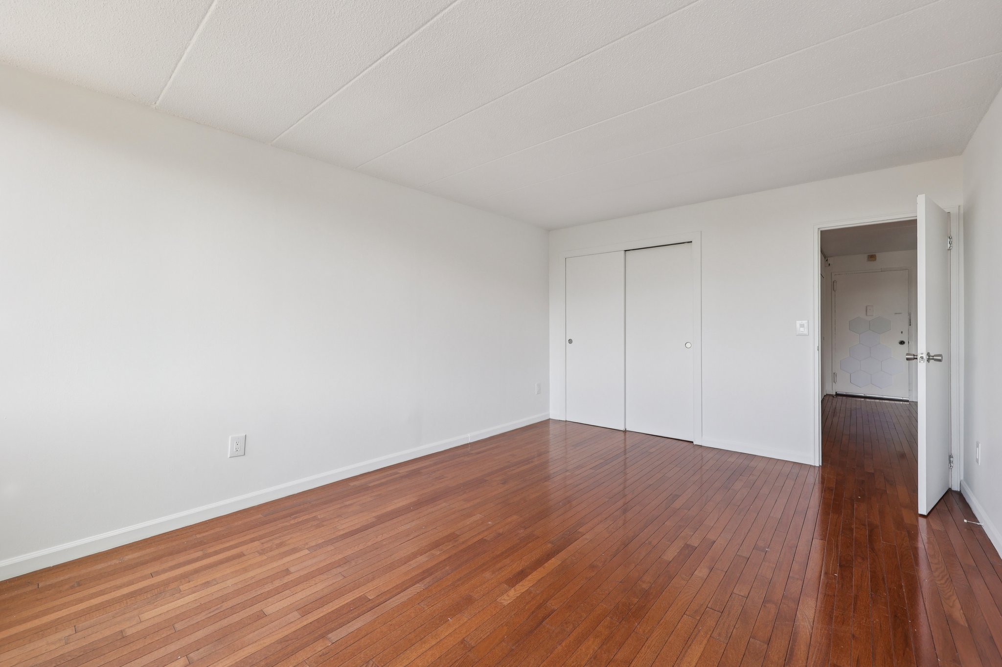 1350 15th St 6D Fort Lee-S2009-022.jpg