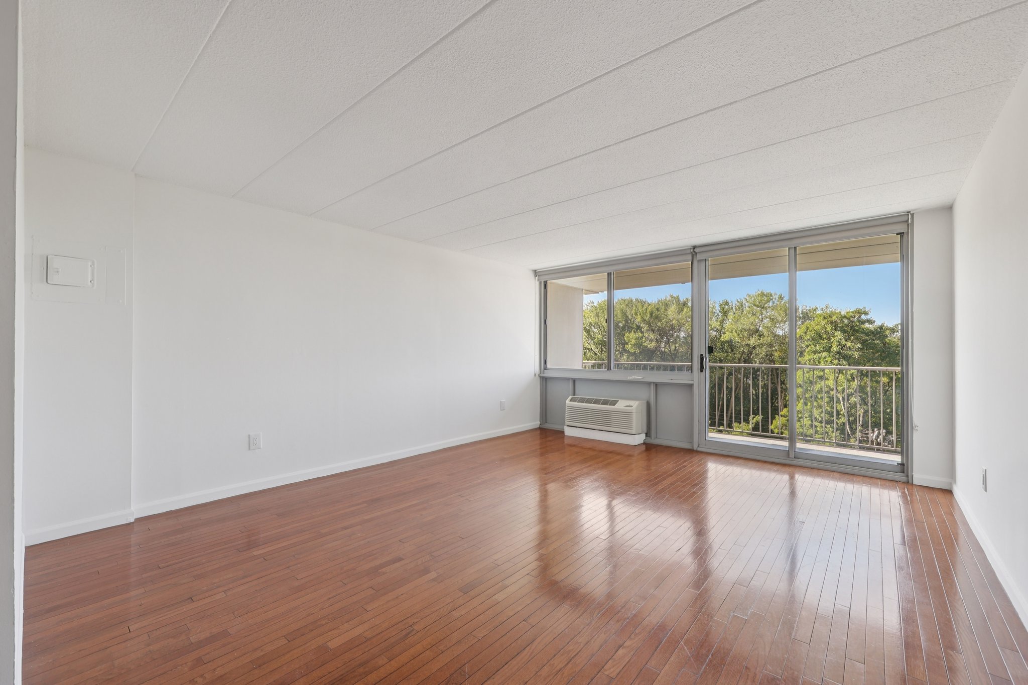 1350 15th St 6D Fort Lee-S2009-023.jpg