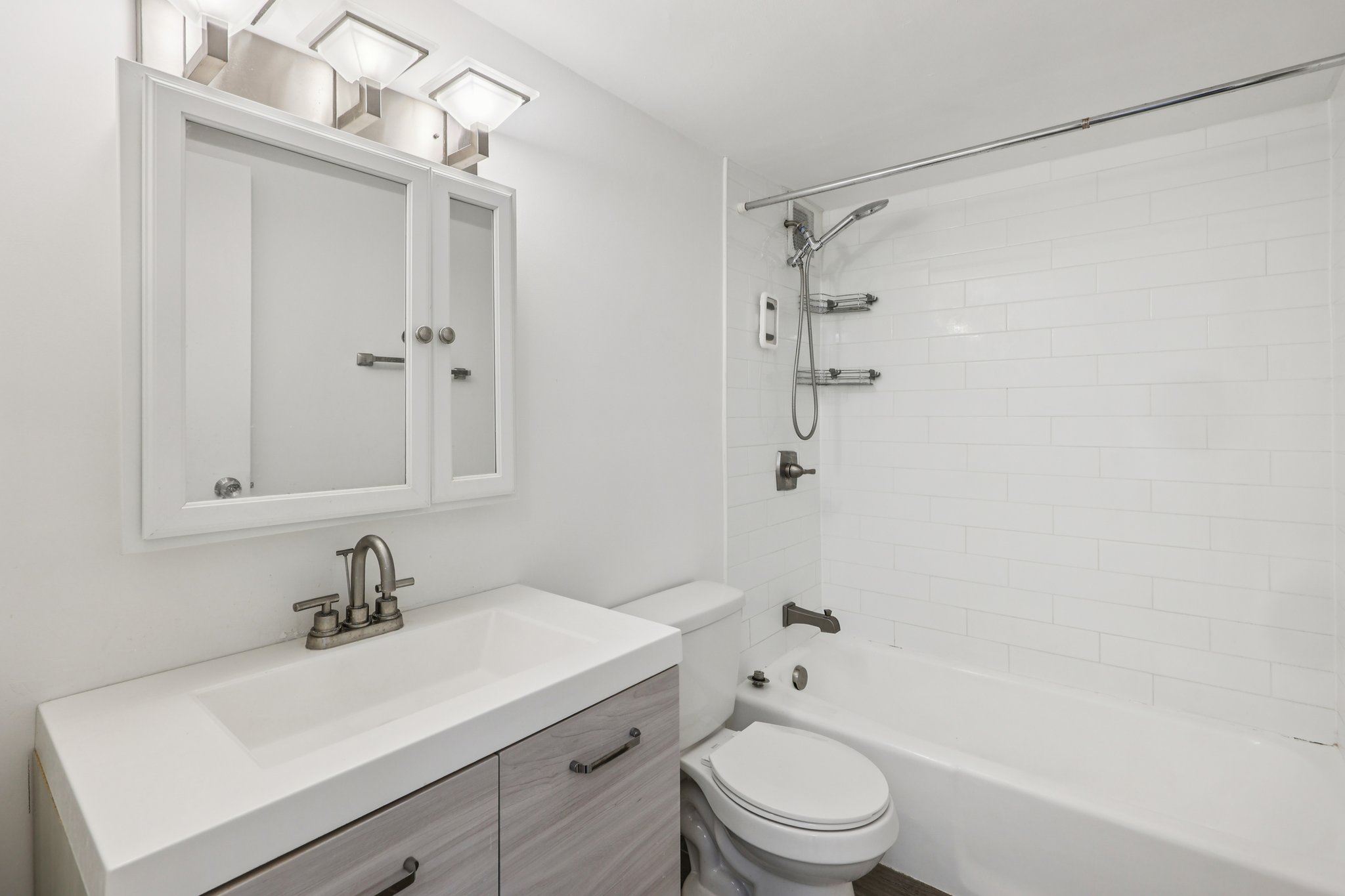 1350 15th St 6D Fort Lee-S2009-026.jpg