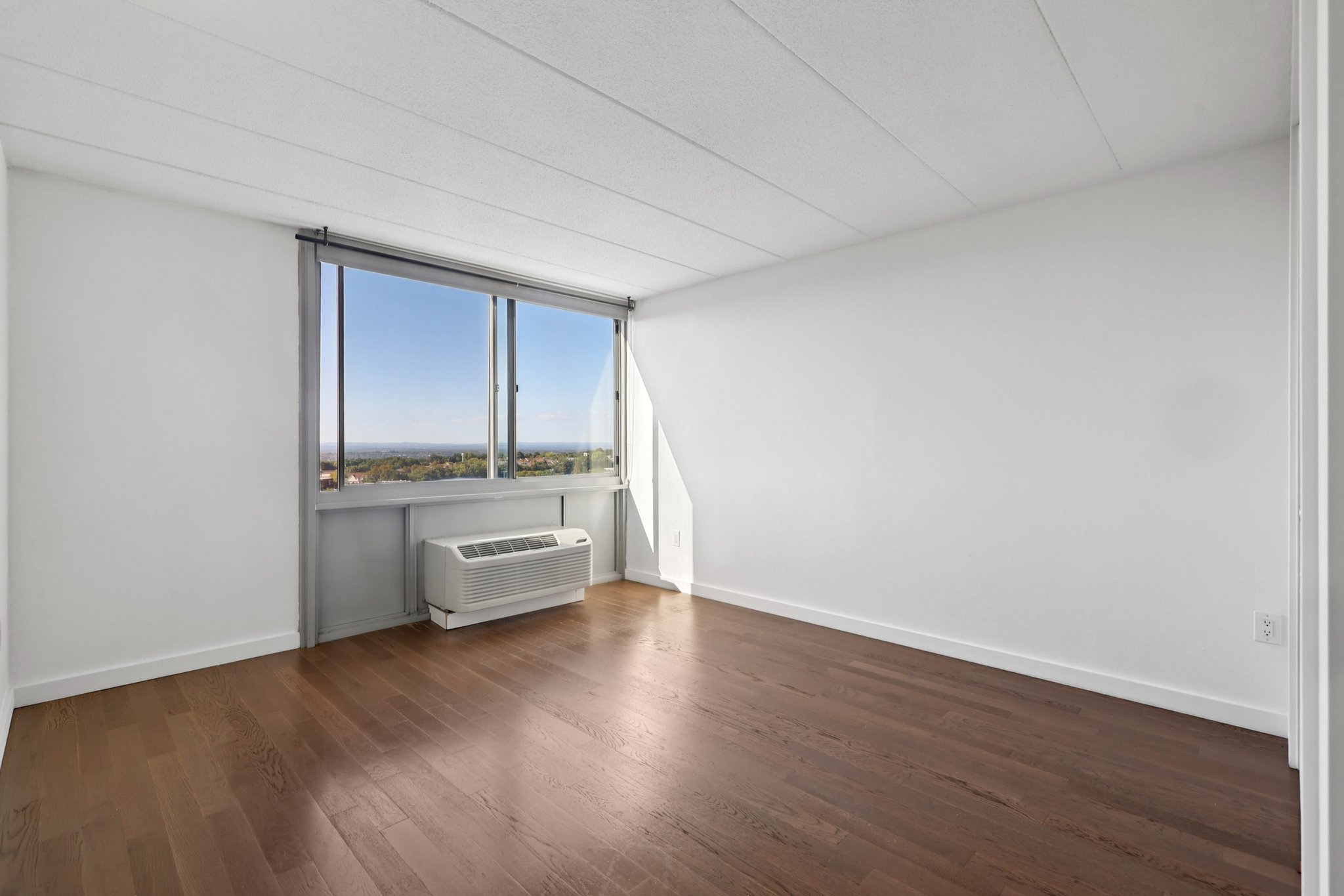 1350 15th St 14B Fort Lee-S2009-007.jpg