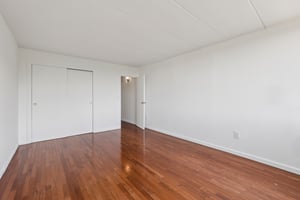 1350 15th St 6D Fort Lee-S2009-021.jpg