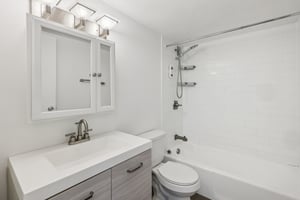 1350 15th St 6D Fort Lee-S2009-026.jpg