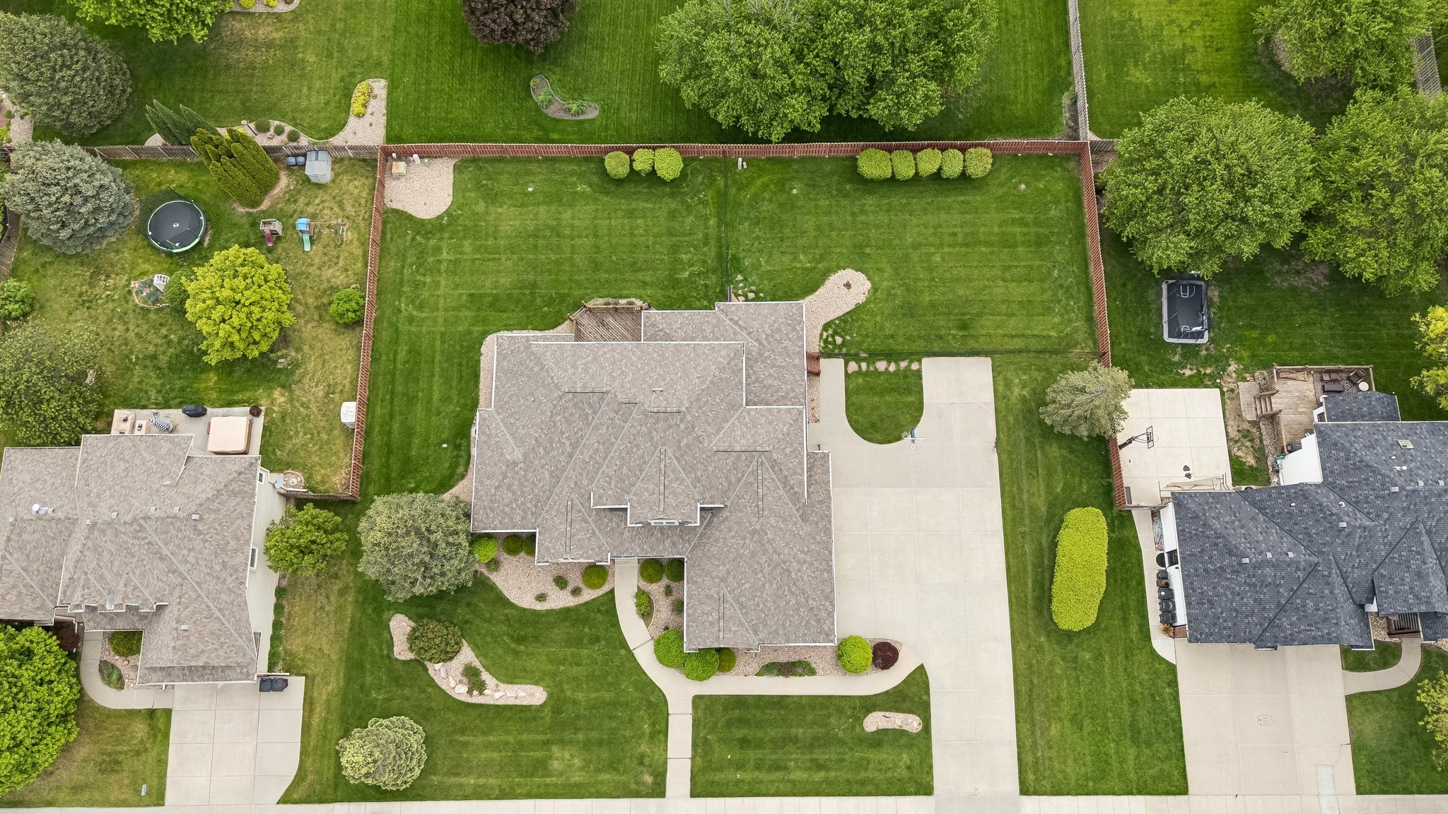 8747 - 1350 Bristolwood Dr_007.jpg
