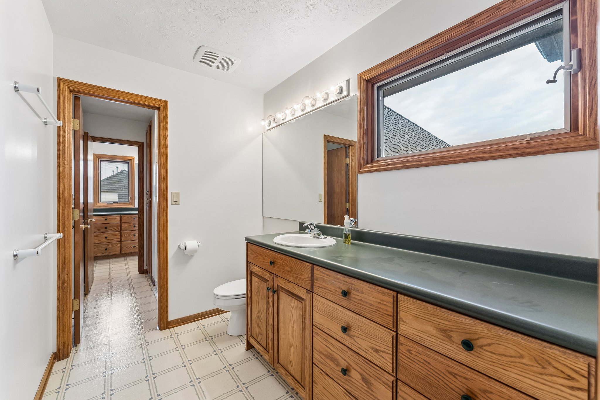 1350 Bristolwood Dr_040.jpg