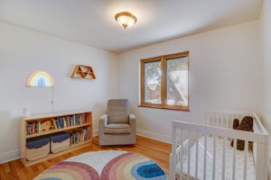 Locust St-027