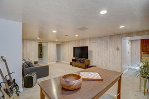 Locust St-030