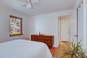 Locust St-024