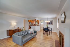 Locust St-006