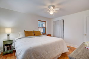 Locust St-021
