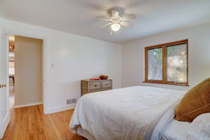 Locust St-019